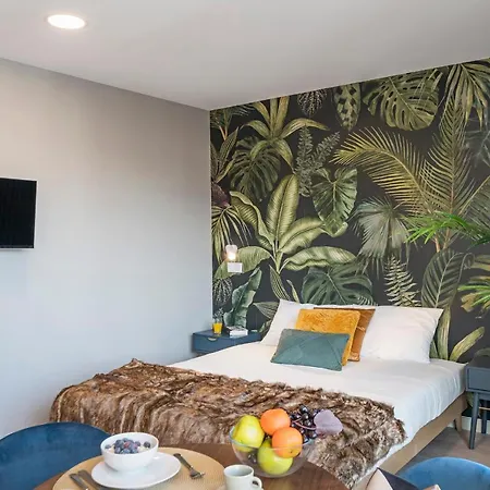 Cine Park Residences By An Island