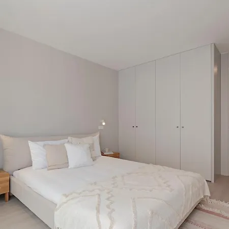 Cine Park Residences By An Island 푼샬