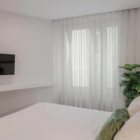 Cine Park Residences By An Island