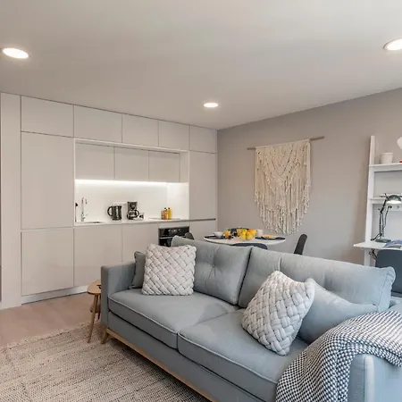 Cine Park Residences By An Island