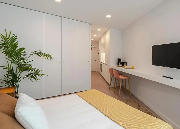 Cine Park Residences By An Island